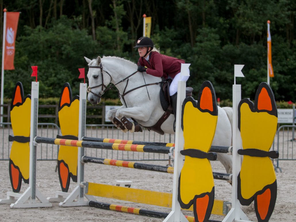 Emmy en Bill springen